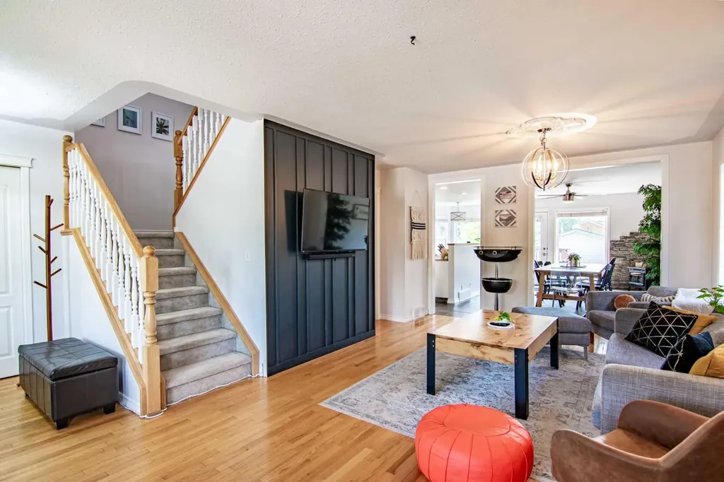 5008 41 Street Sylvan Lake AB T4S1B9