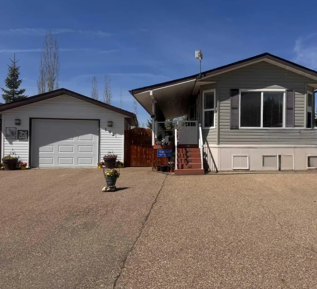 192A 10046 Township Road 422 Rural Ponoka County AB T0C 2J0