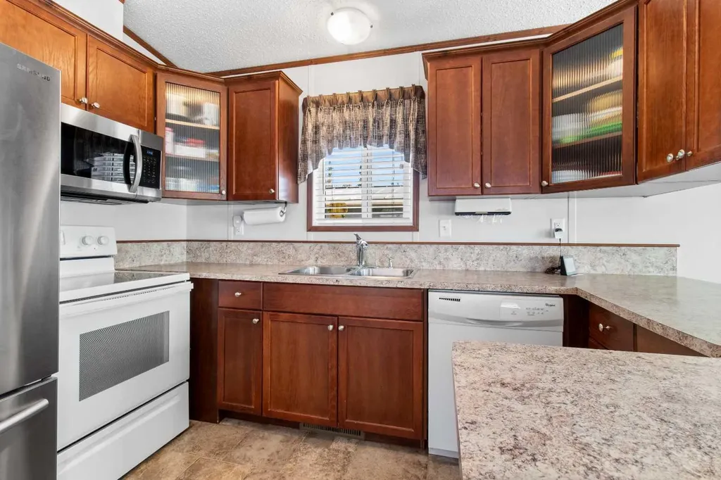 192A 10046 Township Road 422 Rural Ponoka County AB T0C 2J0