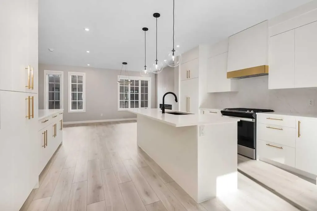 8155 8 Avenue SW Calgary AB T3H 6B1