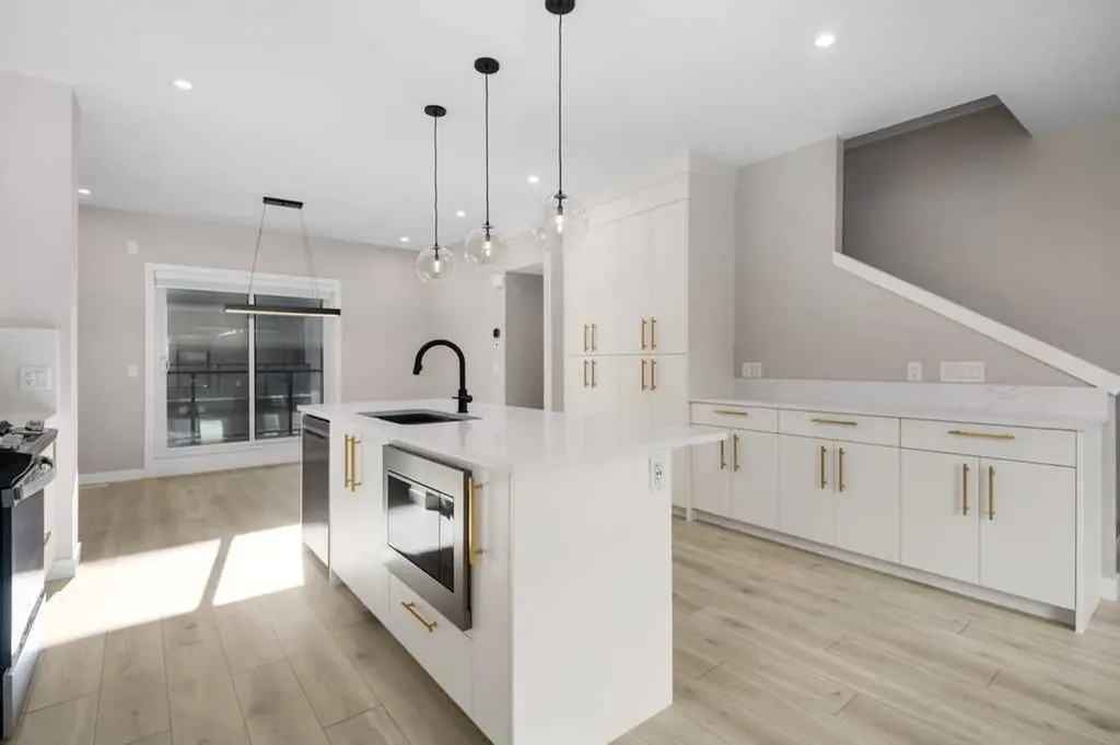 8155 8 Avenue SW Calgary AB T3H 6B1