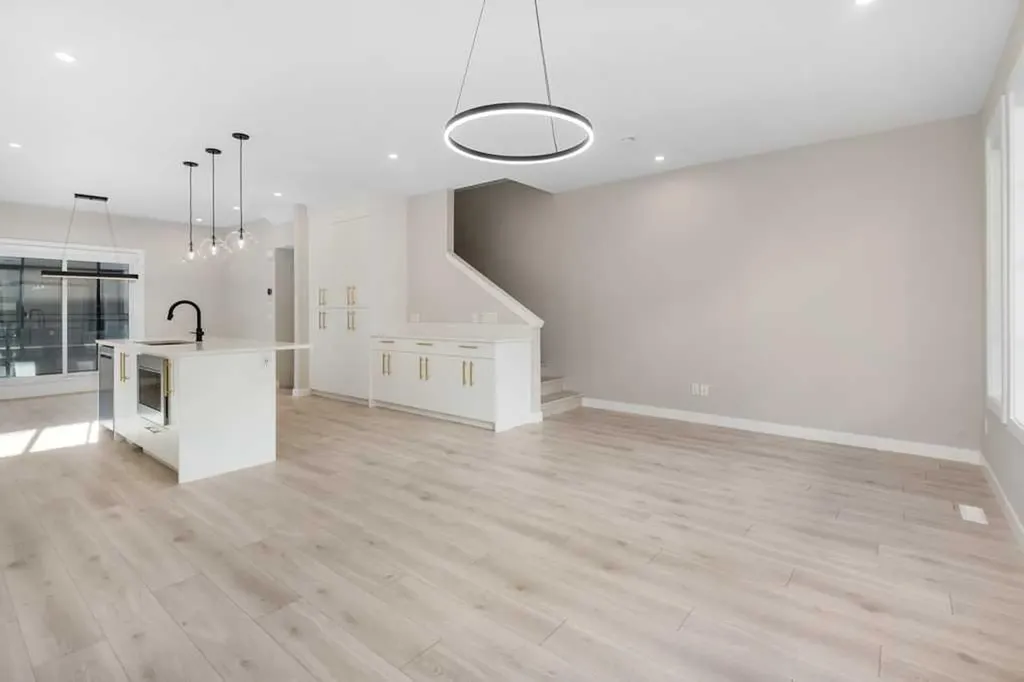 8155 8 Avenue SW Calgary AB T3H 6B1