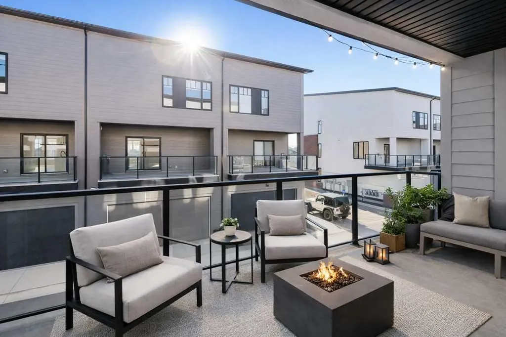 8155 8 Avenue SW Calgary AB T3H 6B1