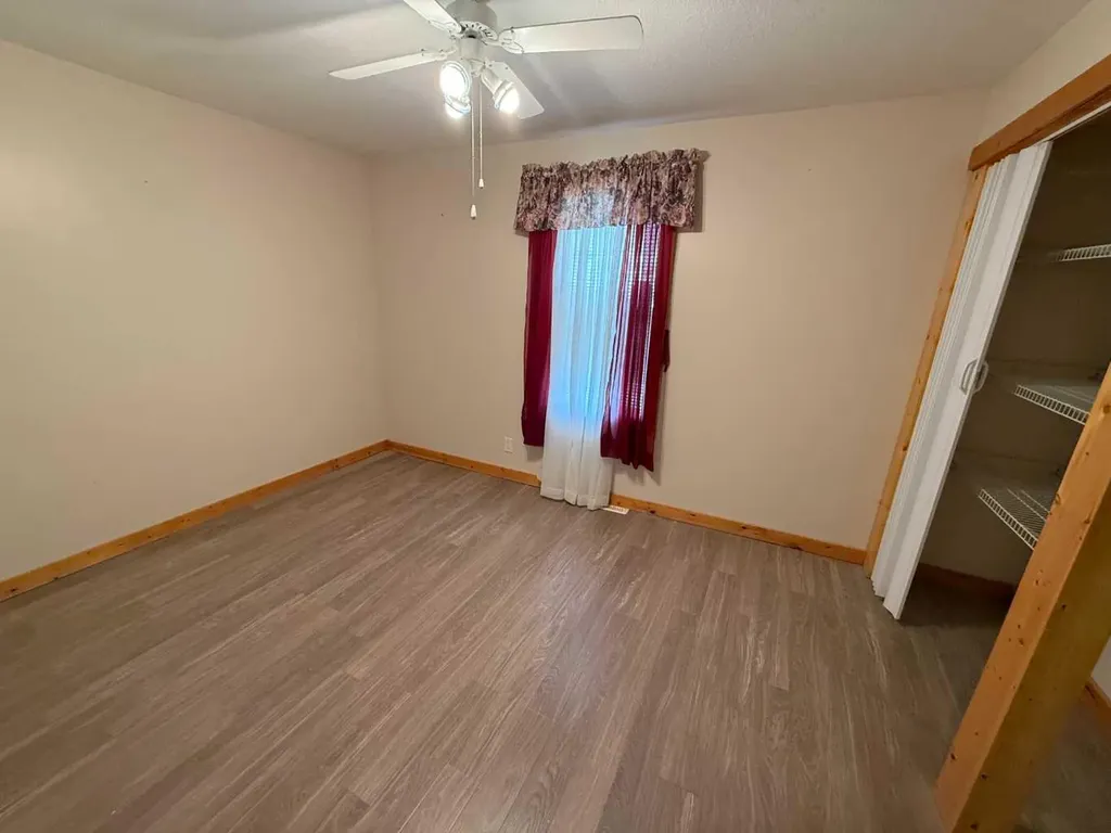 152 Sherwood Drive Hinton AB T7V 1P6