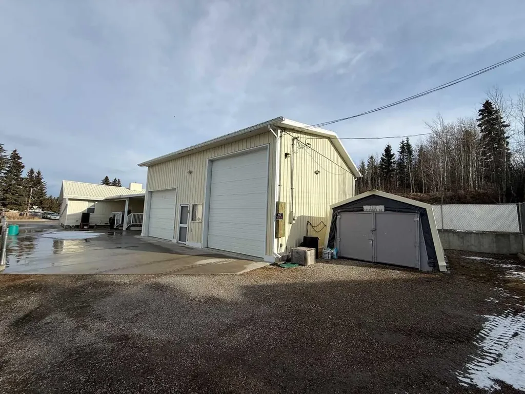 152 Sherwood Drive Hinton AB T7V 1P6