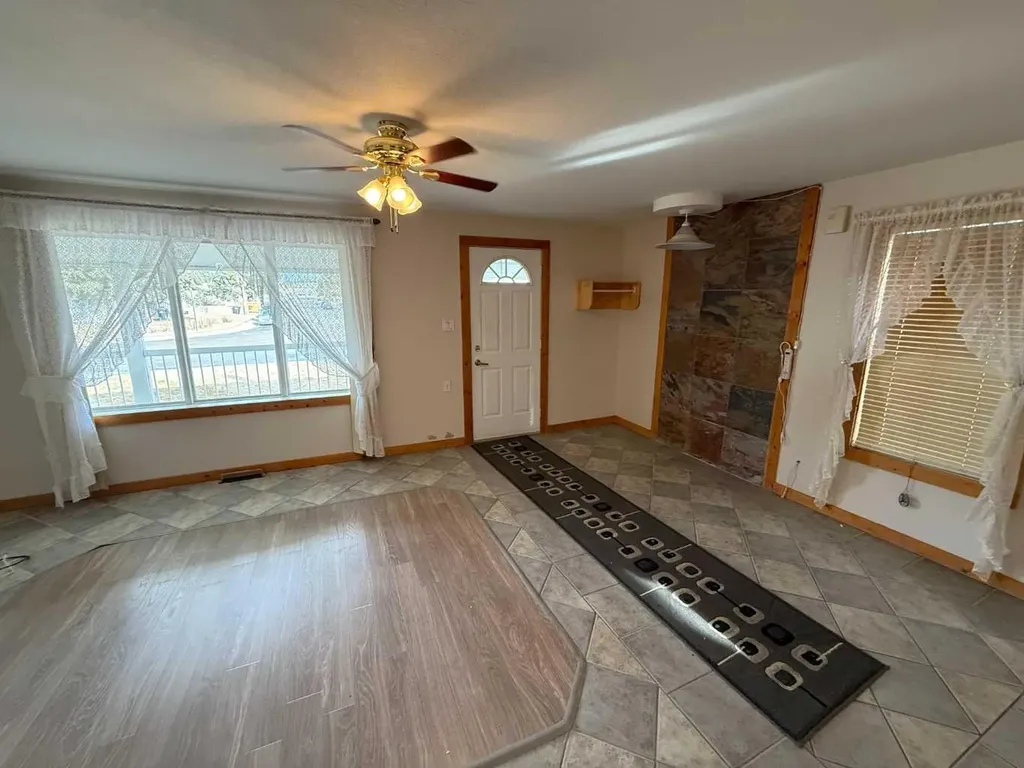 152 Sherwood Drive Hinton AB T7V 1P6