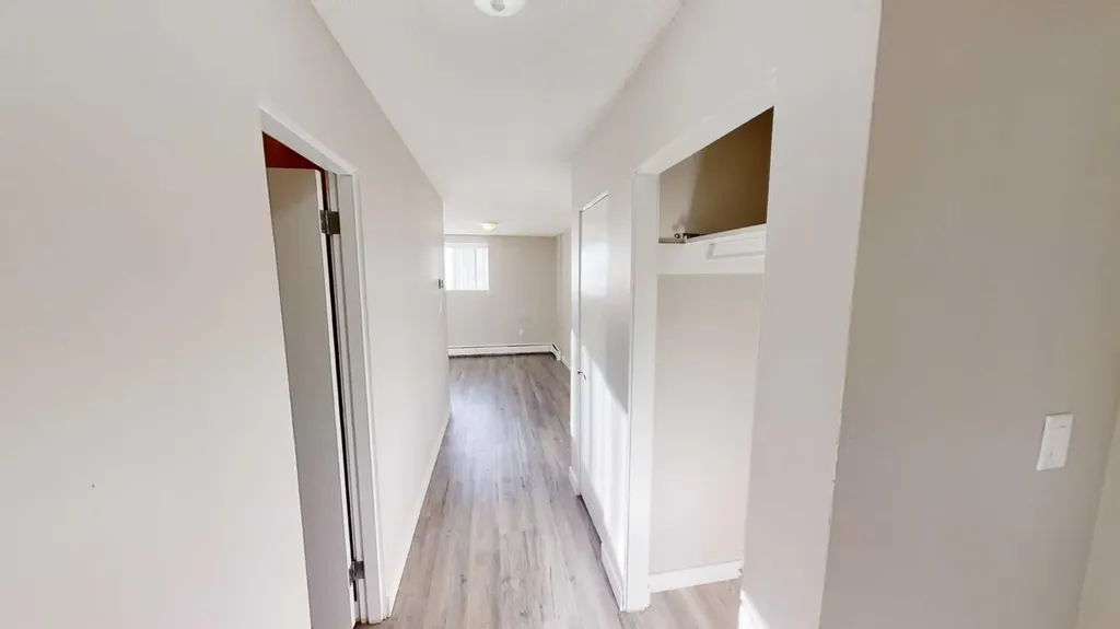 9932 105 Avenue Grande Prairie AB T8V1G9