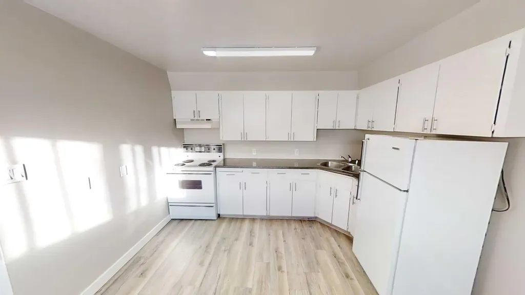 9932 105 Avenue Grande Prairie AB T8V1G9