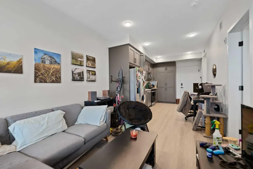 3932 University Avenue NW Calgary AB T3B 6P6