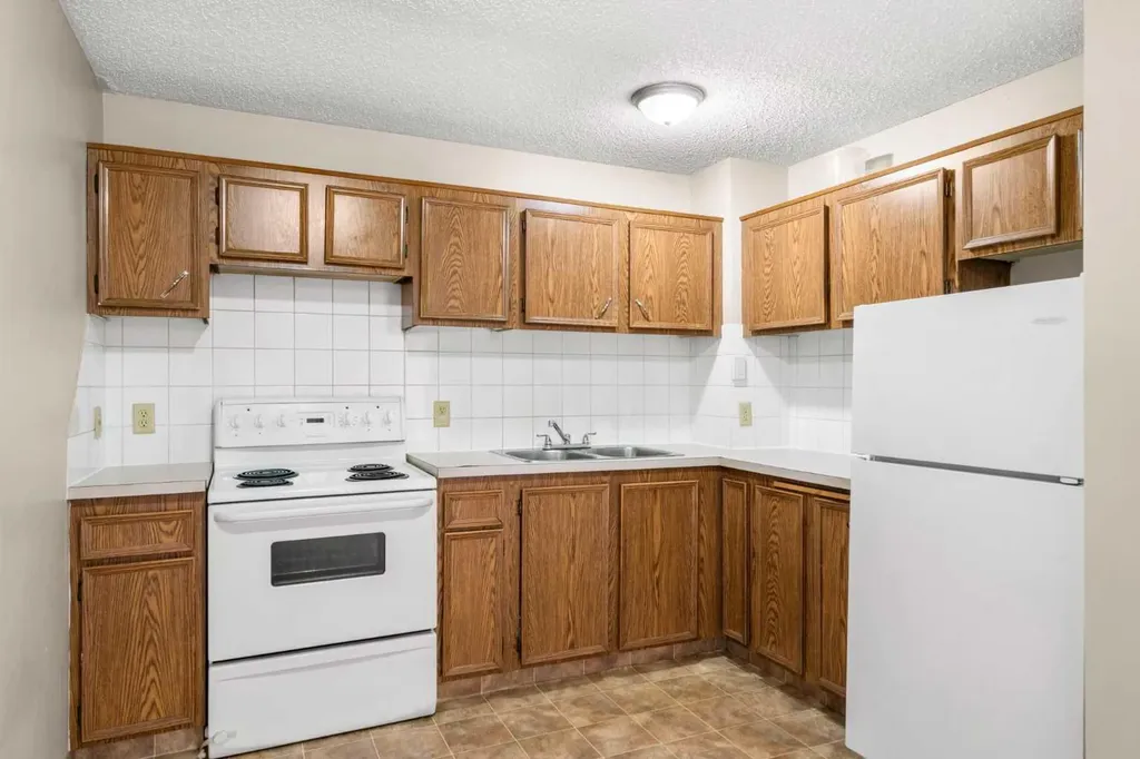 1155 Falconridge Drive NE Calgary AB T3J 1E1