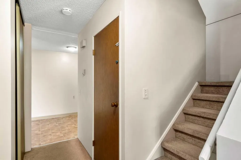 1155 Falconridge Drive NE Calgary AB T3J 1E1
