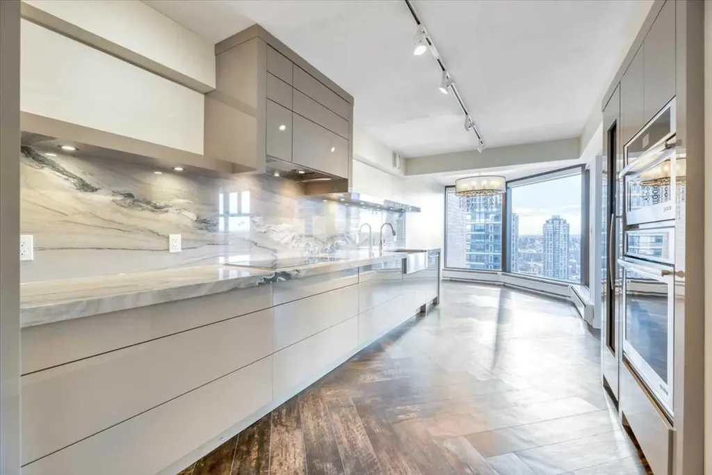 1100 8 Avenue SW Calgary AB T2P 3T9