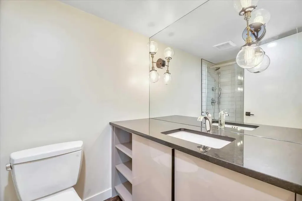 1100 8 Avenue SW Calgary AB T2P 3T9