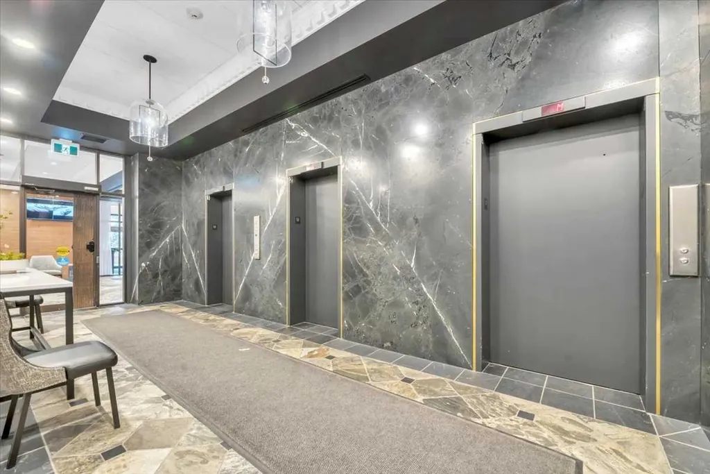 1100 8 Avenue SW Calgary AB T2P 3T9