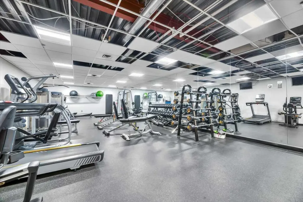 1100 8 Avenue SW Calgary AB T2P 3T9