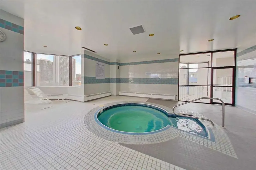 1100 8 Avenue SW Calgary AB T2P 3T9
