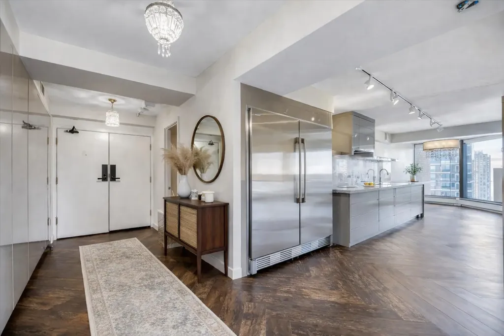 1100 8 Avenue SW Calgary AB T2P 3T9