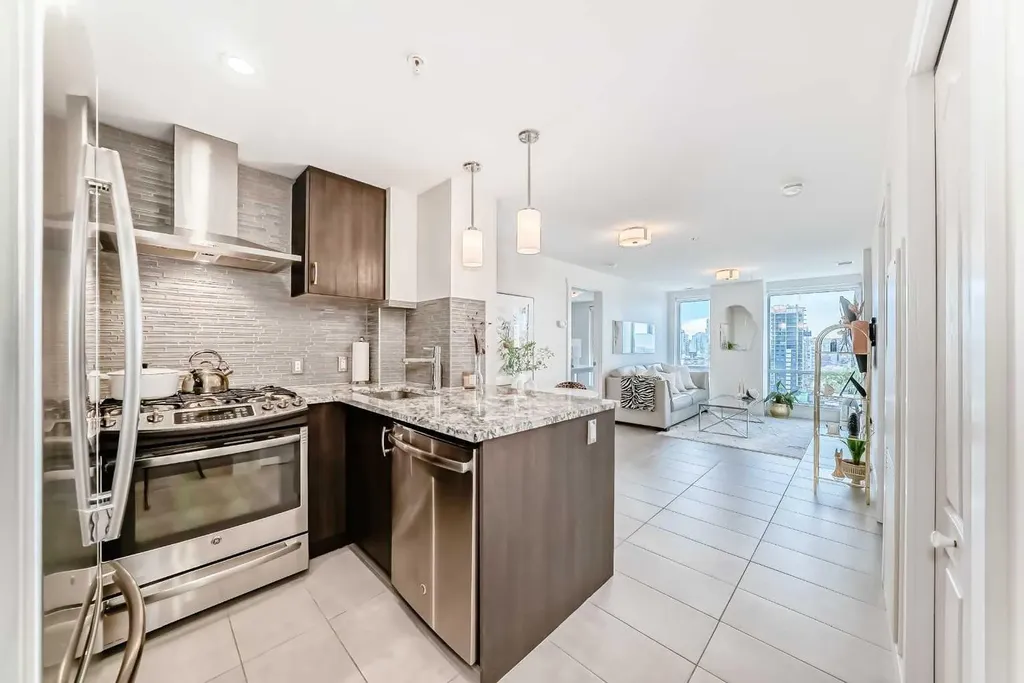 303 13 Avenue SW Calgary AB T2R0Y9