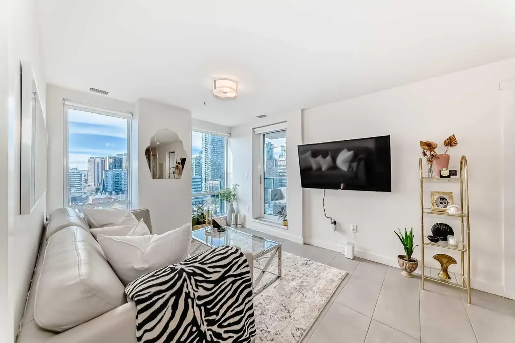 303 13 Avenue SW Calgary AB T2R0Y9