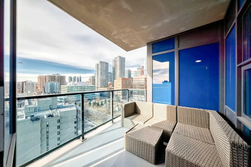 303 13 Avenue SW Calgary AB T2R0Y9