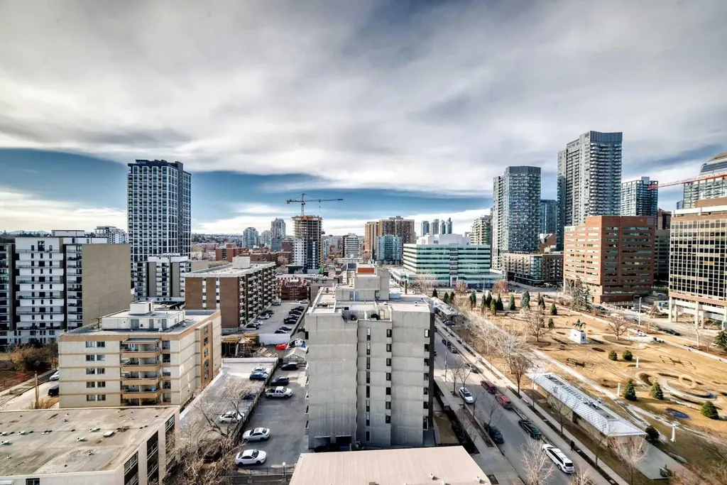303 13 Avenue SW Calgary AB T2R0Y9