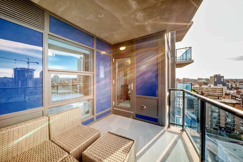 303 13 Avenue SW Calgary AB T2R0Y9