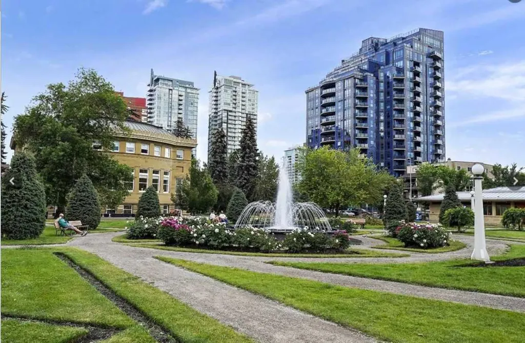303 13 Avenue SW Calgary AB T2R0Y9