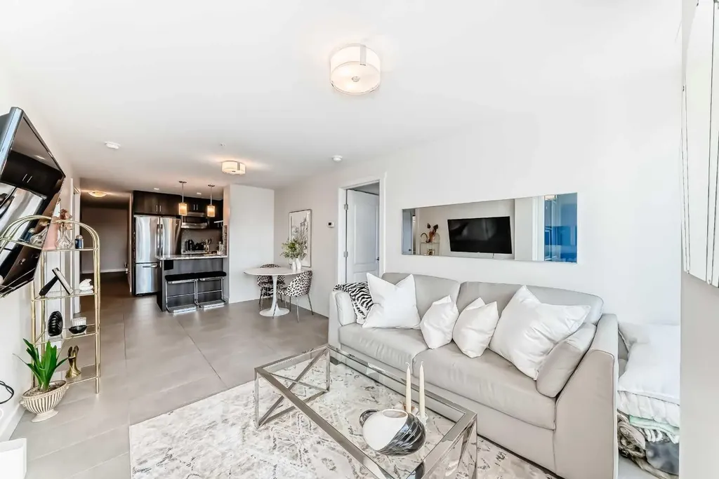 303 13 Avenue SW Calgary AB T2R0Y9