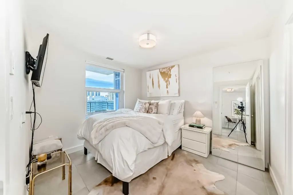 303 13 Avenue SW Calgary AB T2R0Y9