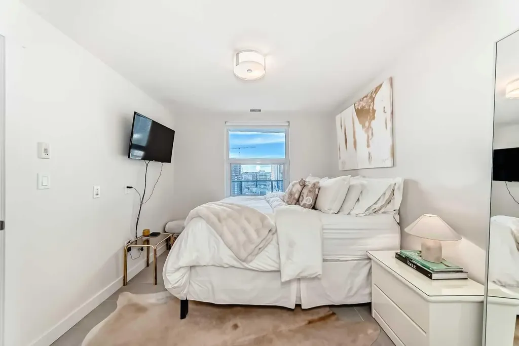 303 13 Avenue SW Calgary AB T2R0Y9