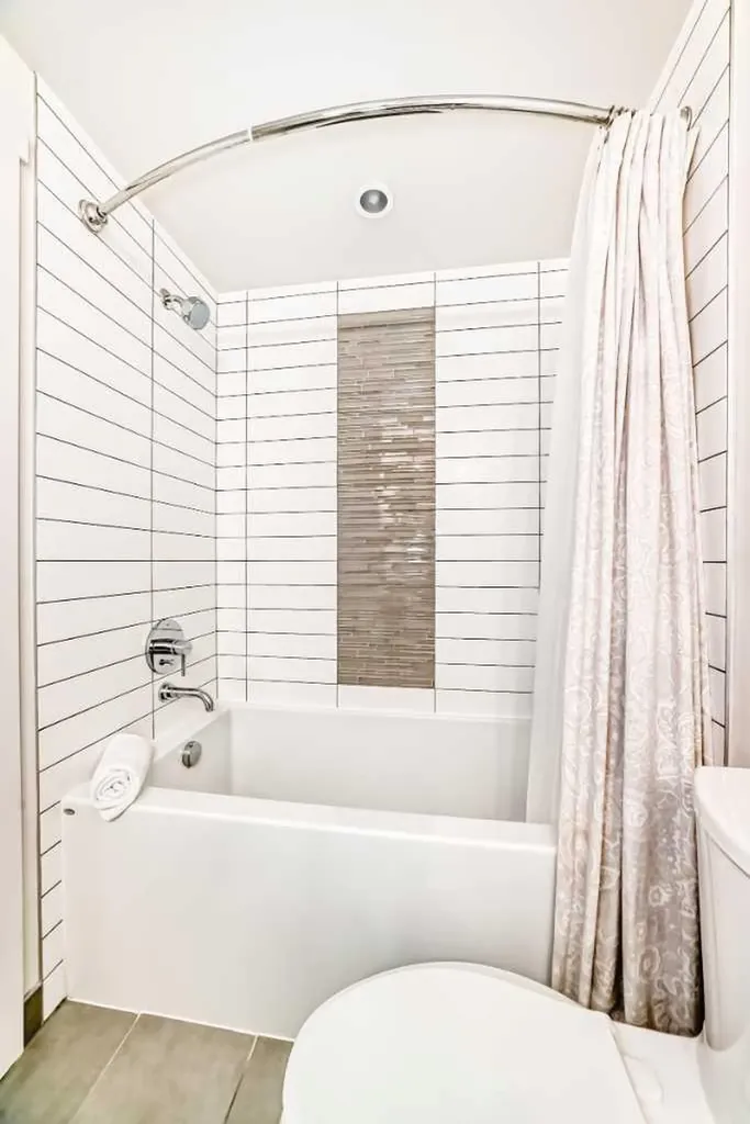 303 13 Avenue SW Calgary AB T2R0Y9