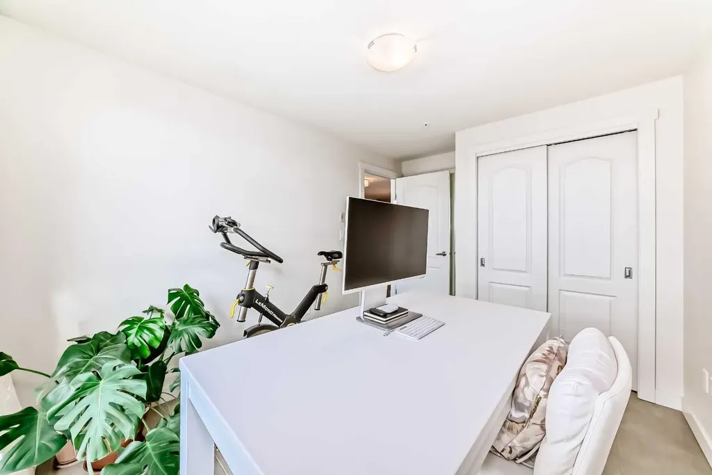 303 13 Avenue SW Calgary AB T2R0Y9
