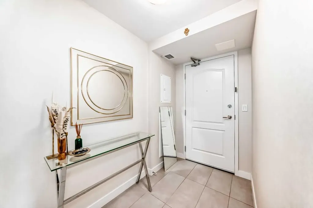 303 13 Avenue SW Calgary AB T2R0Y9