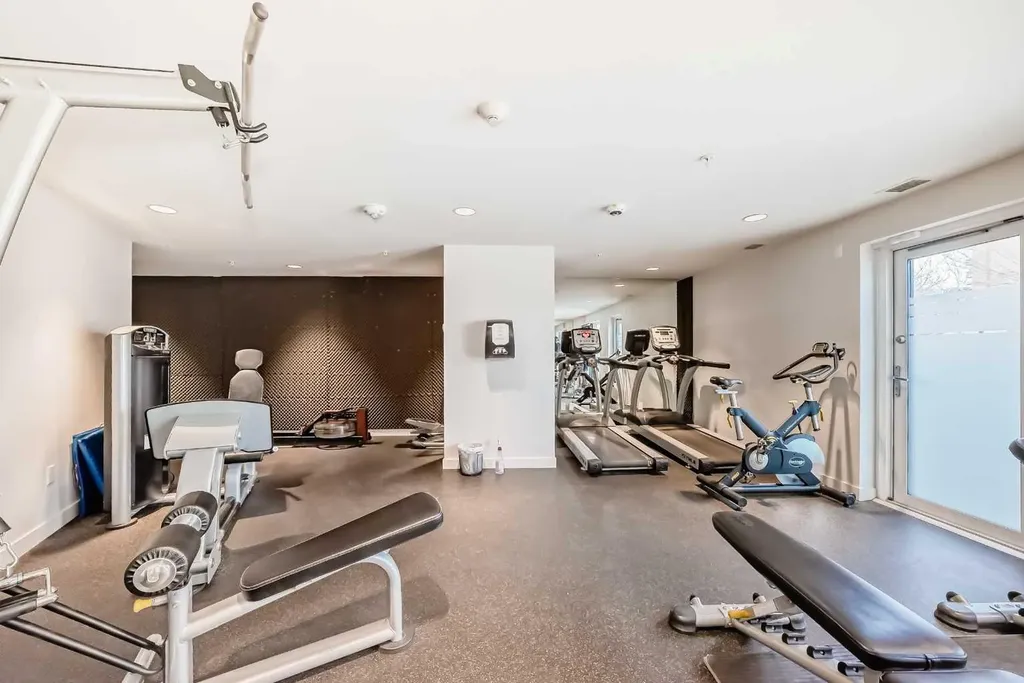 303 13 Avenue SW Calgary AB T2R0Y9