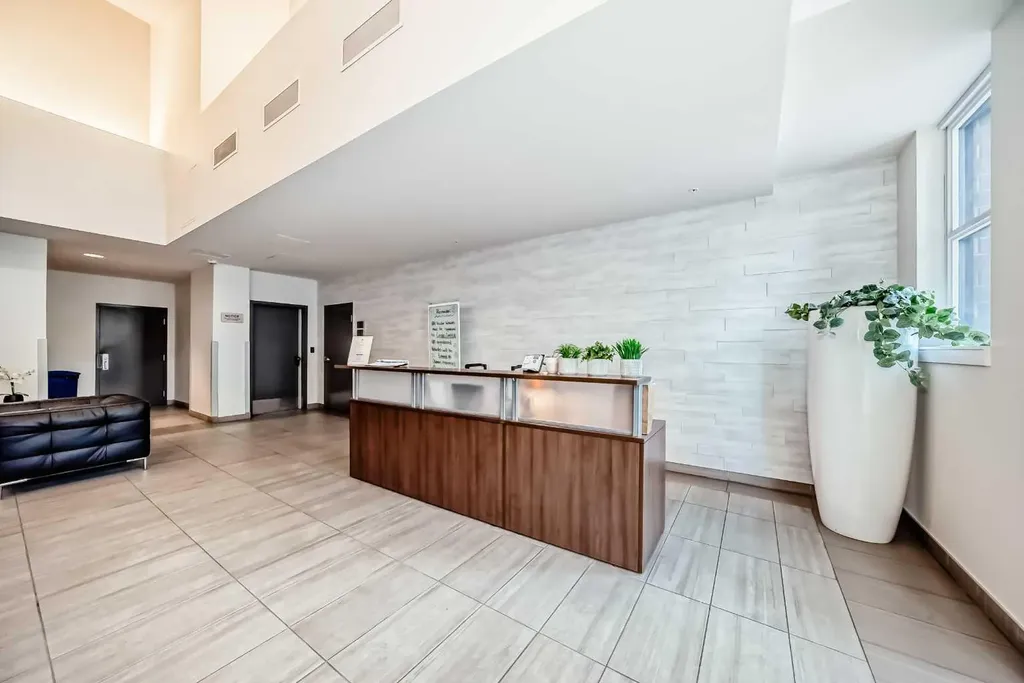303 13 Avenue SW Calgary AB T2R0Y9