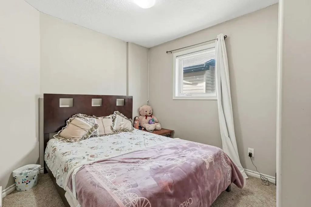 432 Firelight Point W Lethbridge AB T1J5B4
