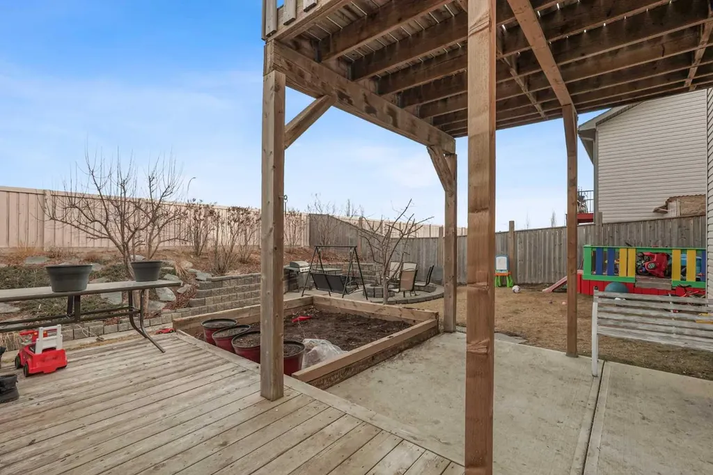 432 Firelight Point W Lethbridge AB T1J5B4