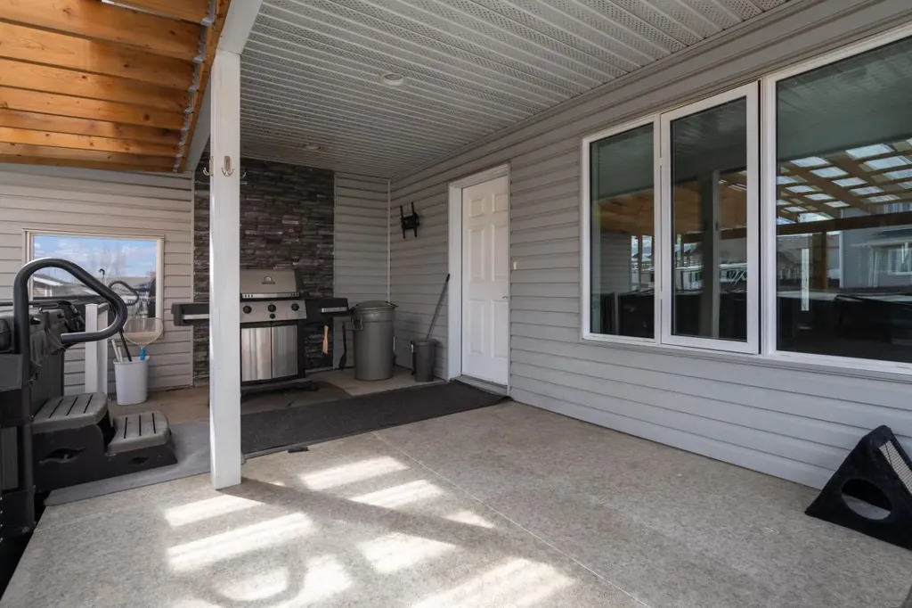 7601 41 Avenue Camrose AB T4V 4C7