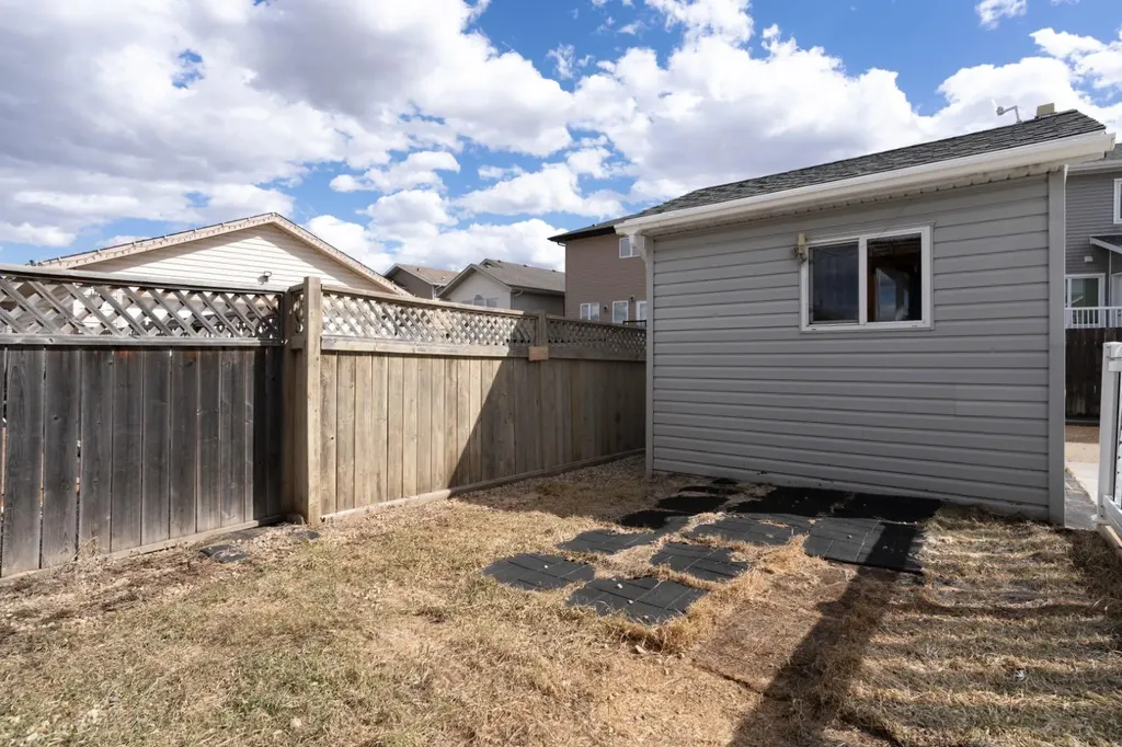 7601 41 Avenue Camrose AB T4V 4C7