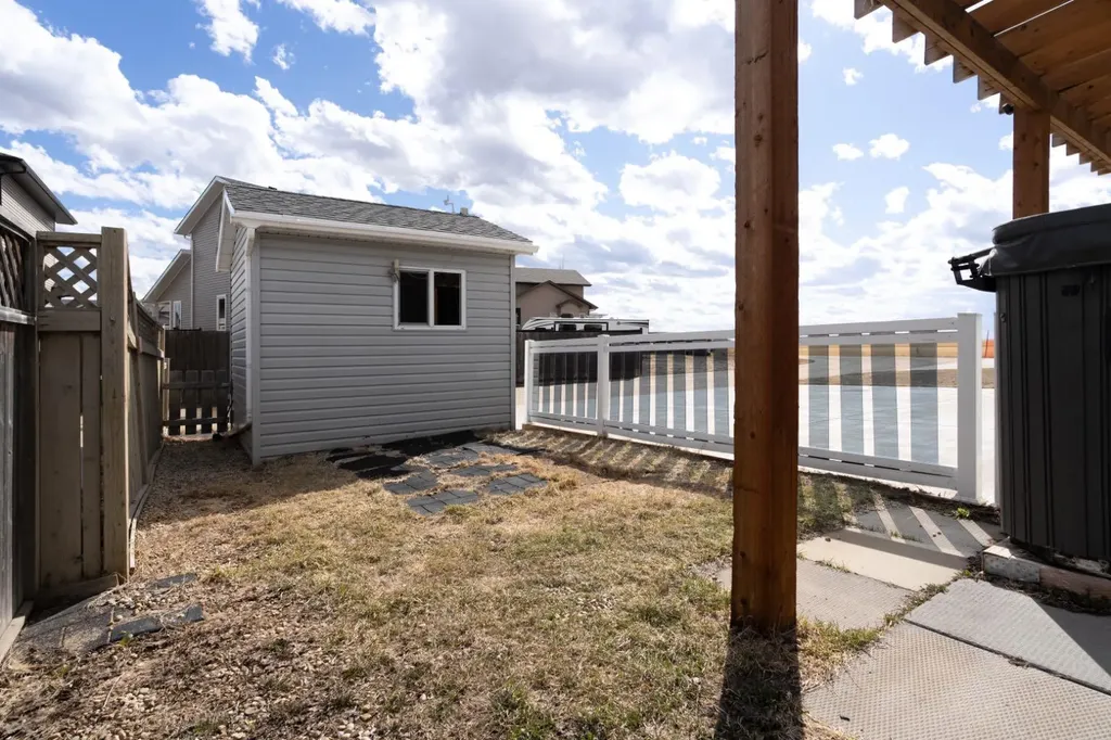 7601 41 Avenue Camrose AB T4V 4C7