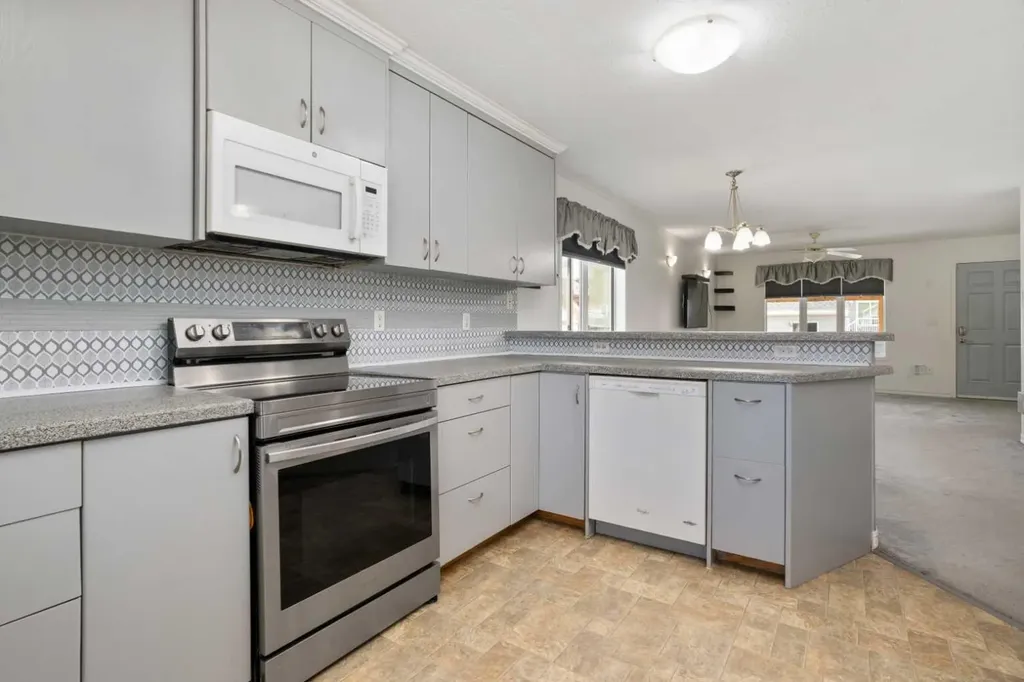 7601 41 Avenue Camrose AB T4V 4C7