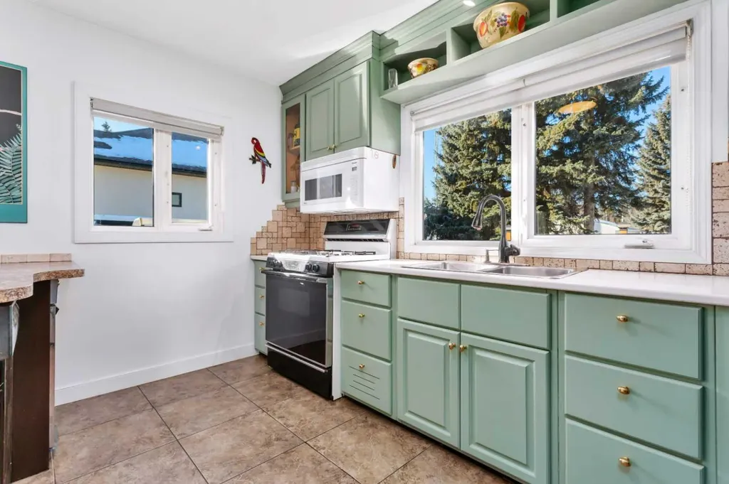3742 44 Avenue Red Deer AB T4N 3H5
