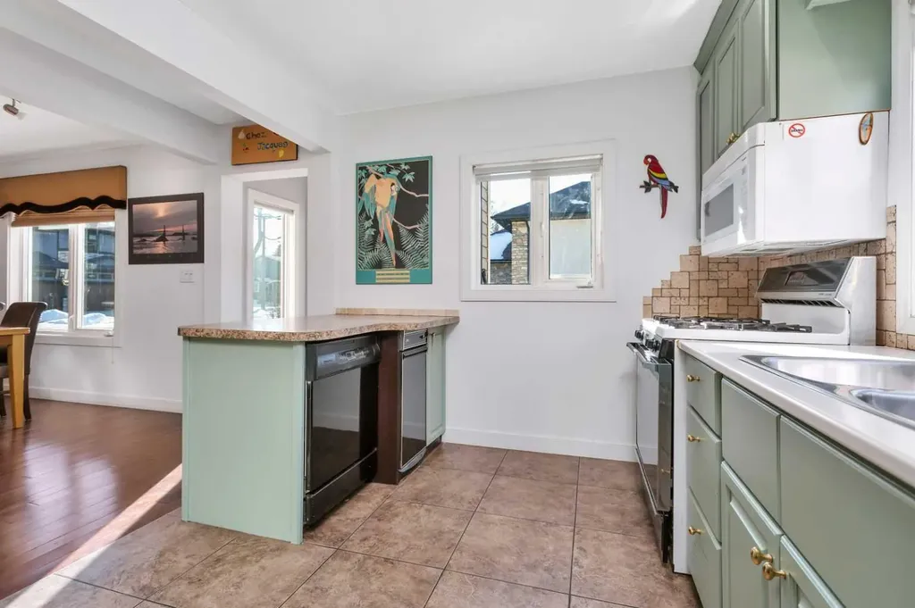 3742 44 Avenue Red Deer AB T4N 3H5