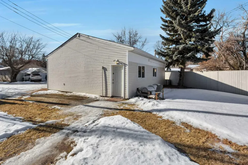 3742 44 Avenue Red Deer AB T4N 3H5