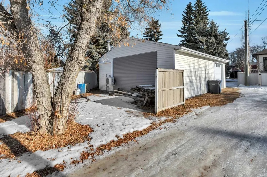 3742 44 Avenue Red Deer AB T4N 3H5