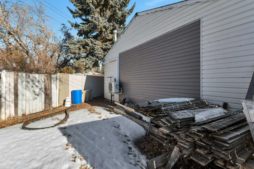 3742 44 Avenue Red Deer AB T4N 3H5