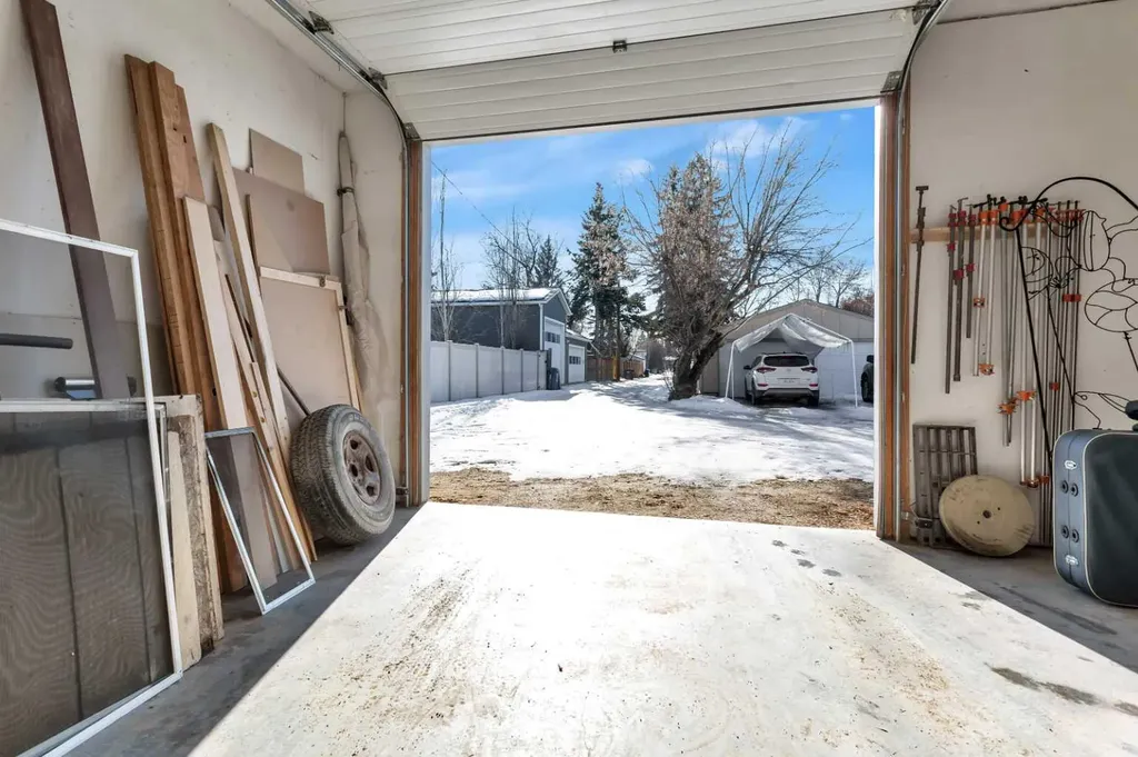 3742 44 Avenue Red Deer AB T4N 3H5