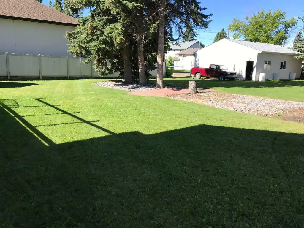 3742 44 Avenue Red Deer AB T4N 3H5