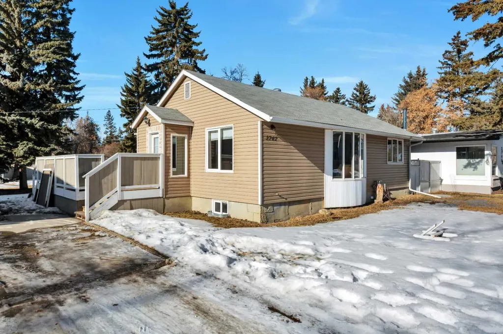 3742 44 Avenue Red Deer AB T4N 3H5