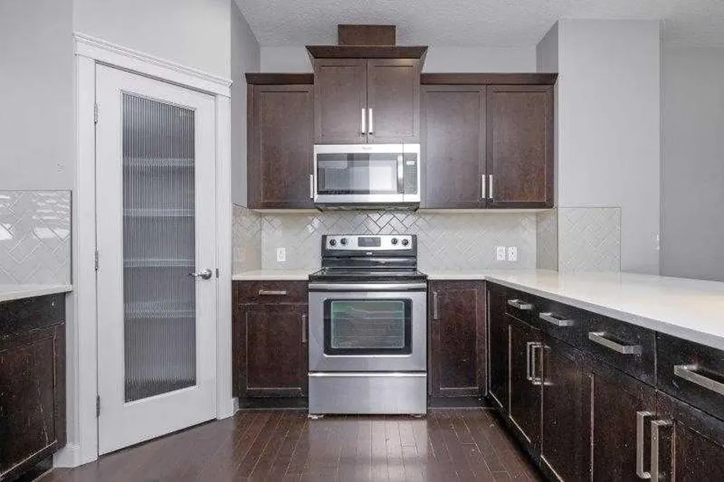 226 Redstone Drive NE Calgary AB T3N 1B5